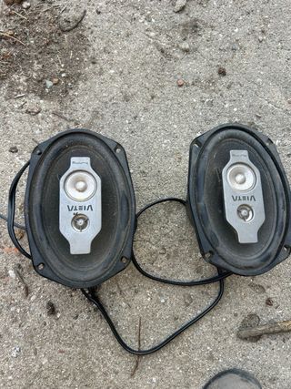 se venden dos parejas de altavoces 6x9