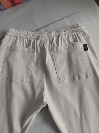 Pantalón jogger loneta Bershka Talla M