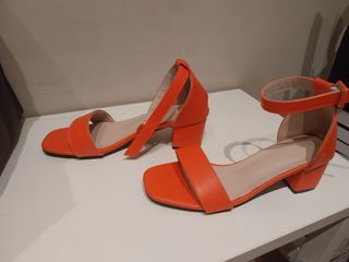 Sandalias naranjas talla 36