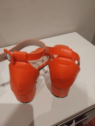 Sandalias naranjas talla 36