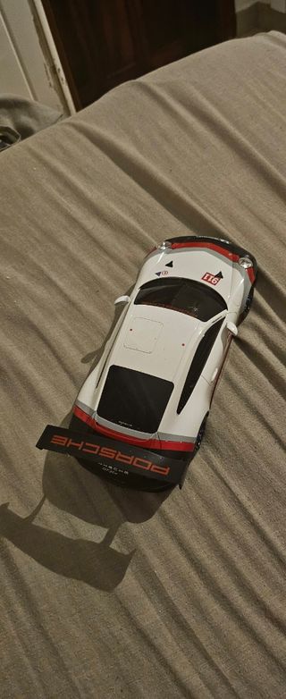 Porsche 911 GT3 a escala teledirigido