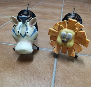 Porta CD animales metálico y resina