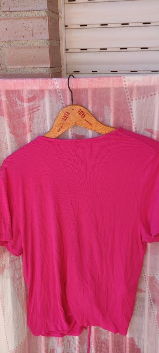 Camiseta fucsia Mango,da más talla 