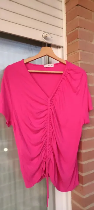 Camiseta fucsia Mango,da más talla 