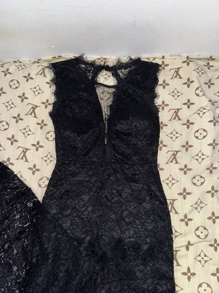 Vestido de fiesta negro de encaje