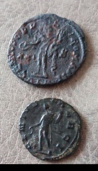 Dos monedas romanas antiguas