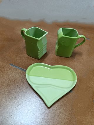 Juego 2 tazas y plato corazón verde
