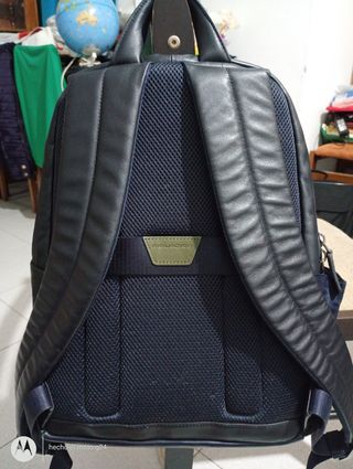 Mochila Piquadro Negra y Azul KH 7997