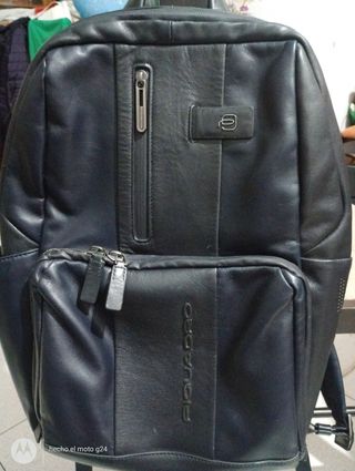 Mochila Piquadro Negra y Azul KH 7997