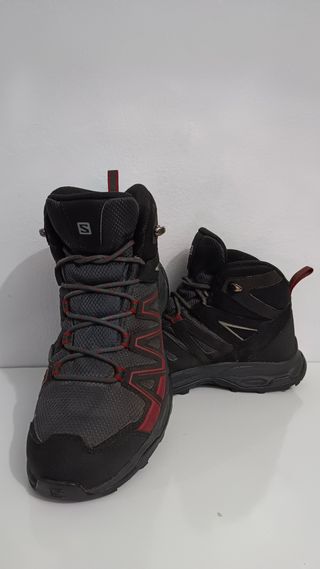 Zapatillas Salomon Gore-Tex Negras y Rojas