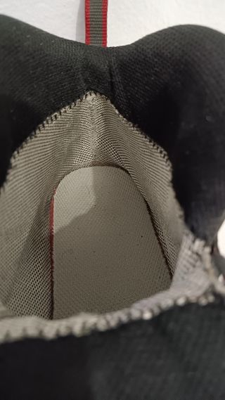 Zapatillas Salomon Gore-Tex Negras y Rojas