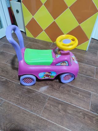Correpasillos infantil rosa con volante