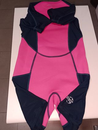 Neopreno niña rosa y azul. Aqua Sphere. Talla 10