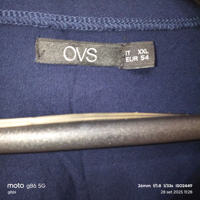 T-shirt blu con scollo tondo 