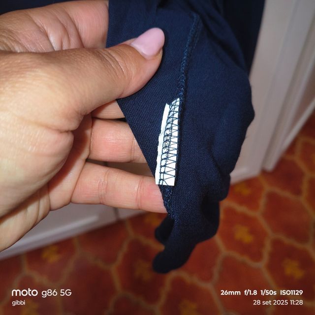 T-shirt blu con scollo tondo 