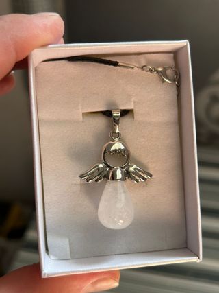 Collar con colgante Angel de cuarzo blanco