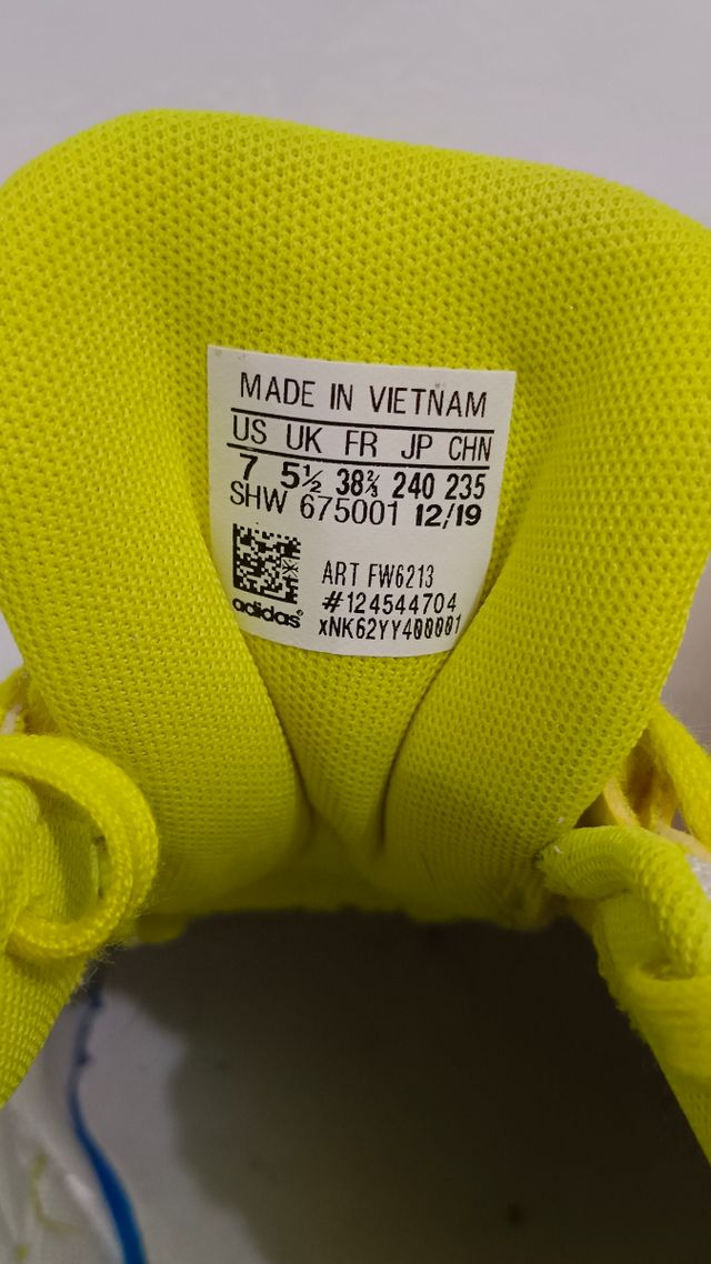 Zapatillas Adidas Amarillas y Naranjas