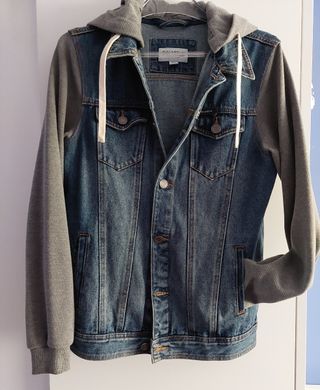 Cazadora vaquera con capucha Pull&Bear Talla S