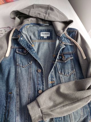 Cazadora vaquera con capucha Pull&Bear Talla S