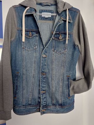 Cazadora vaquera con capucha Pull&Bear Talla S