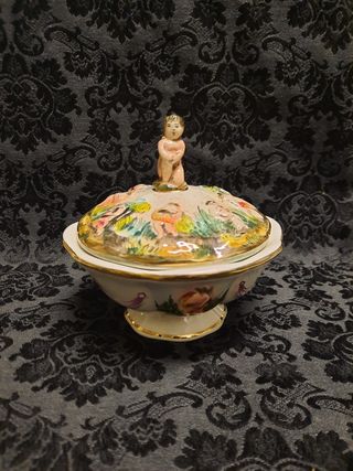 Scatola in ceramica Capodimonte vintage