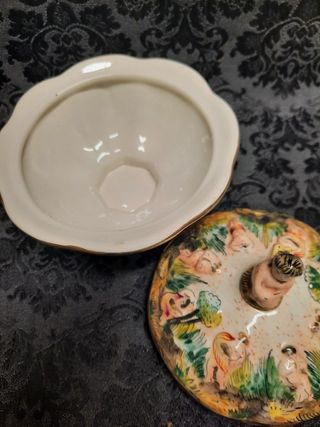 Scatola in ceramica Capodimonte vintage