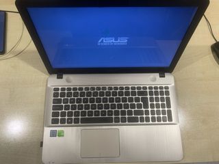 Ordenador portátil Asus DESKTOP