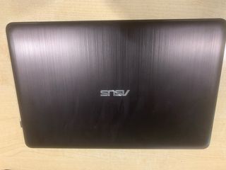 Ordenador portátil Asus DESKTOP