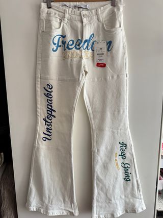 Pantalones Bershka blancos con letras