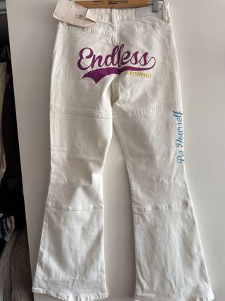 Pantalones Bershka blancos con letras