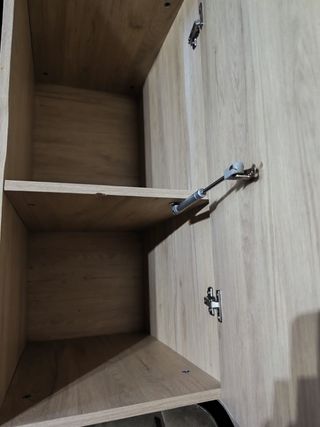 Baúl de habitación beige y marrón