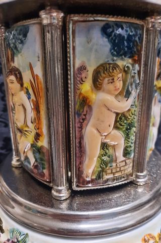 Carillon Portasigarette Ceramica Capodimonte