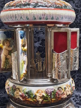 Carillon Portasigarette Ceramica Capodimonte