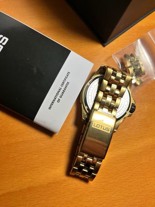 Reloj Lotus Bañado en Oro