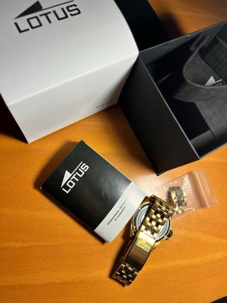 Reloj Lotus Bañado en Oro