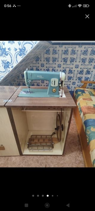 Máquina de coser Alfa Royale