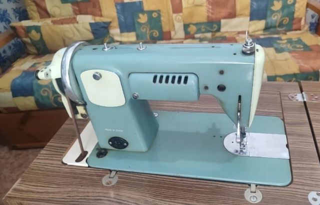 Máquina de coser Alfa Royale
