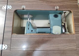 Máquina de coser Alfa Royale