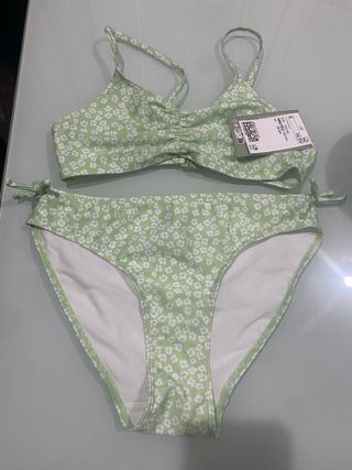 Bikini H&M verde estampado floral Talla 10/12y