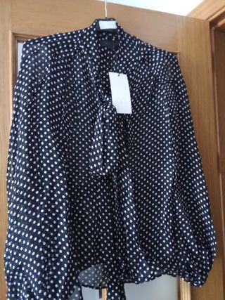 Blusa capa Zara Talla M Lunares