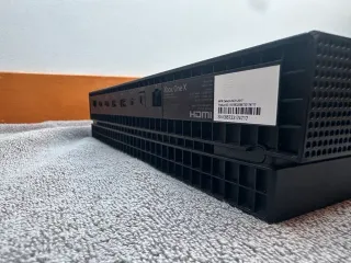 Xbox One X 1TB Negra con Mando y Cables