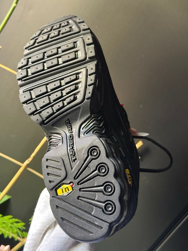 Zapatillas Nike TN,Escucho ofertas