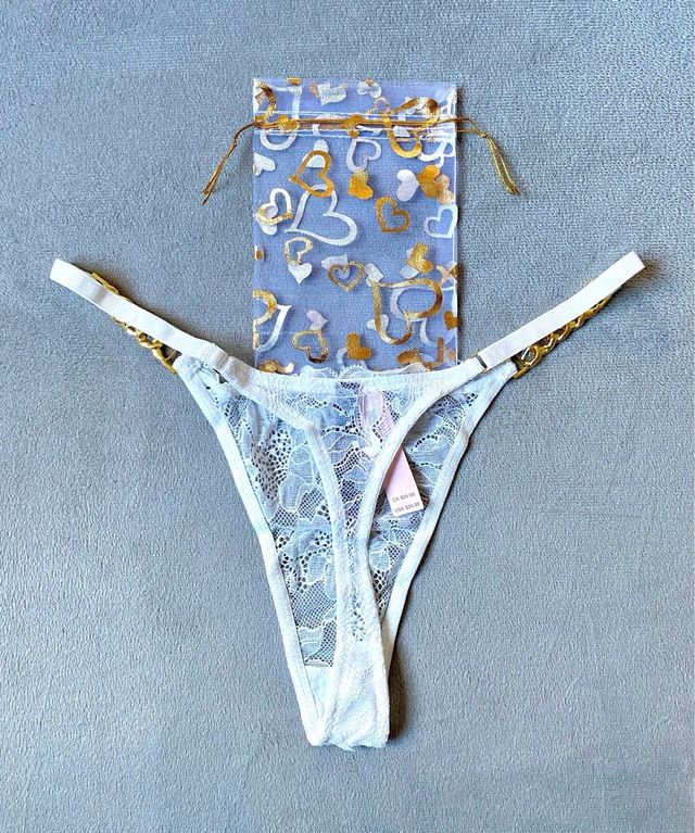 Tanga Victoria’s Secret blanco encaje cadenas 