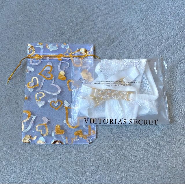 Tanga Victoria’s Secret blanco encaje cadenas 