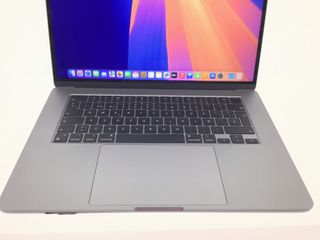 portatil apple apple macbook air m3 8-core 4.0 15 (10gpu) (2024) (a3114)