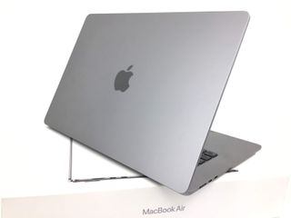portatil apple apple macbook air m3 8-core 4.0 15 (10gpu) (2024) (a3114)