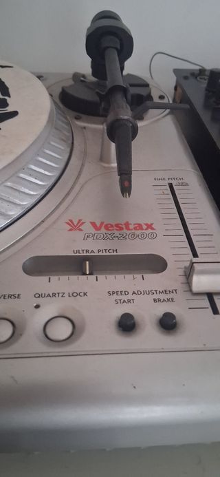 Tocadiscos Vestax como nuevo + aguja y flycase