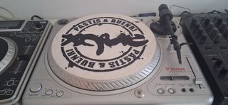 Tocadiscos Vestax como nuevo + aguja y flycase