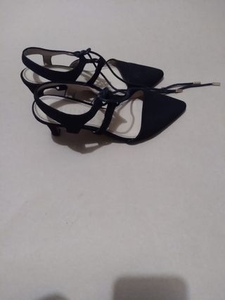 Zapatos de tacón negros para mujer