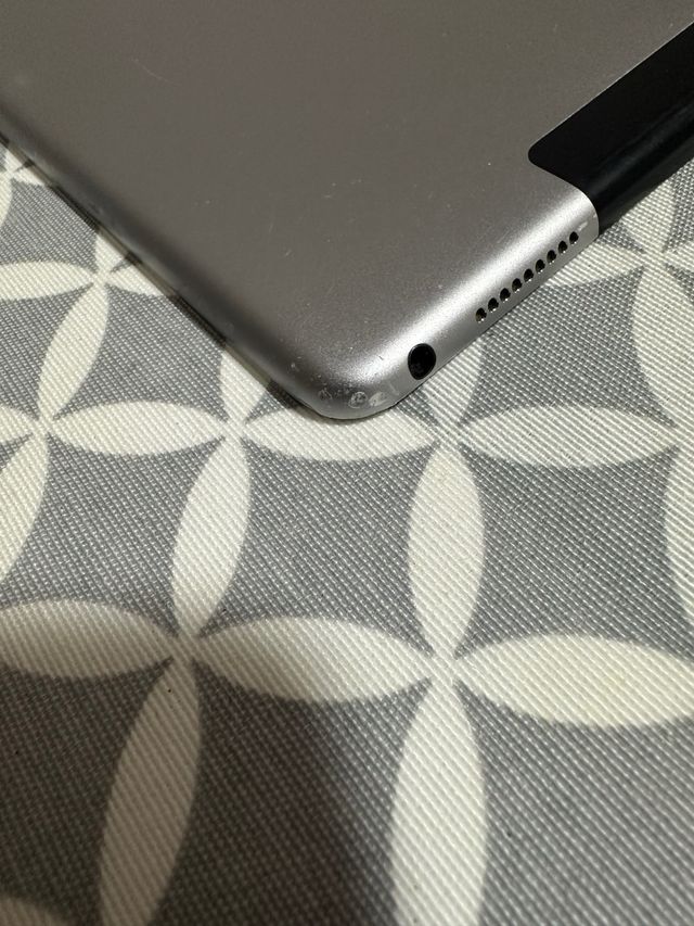 iPad Pro 12.9 Cellular128GB +Smart Keyboard +Funda